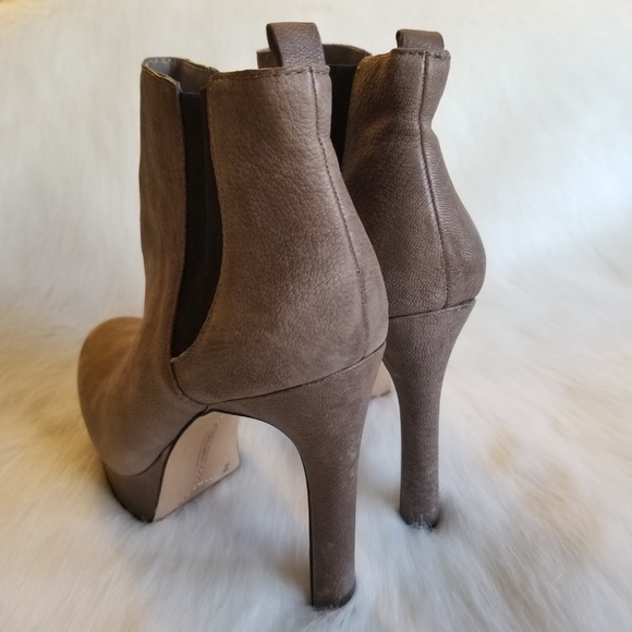 VINCE CAMUTO | BAILEY Platform Booties - Picture 4 of 6